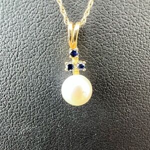 Beautiful 14KT Gold Natural Blue Sapphire & Cultured Pearl Necklace B3
